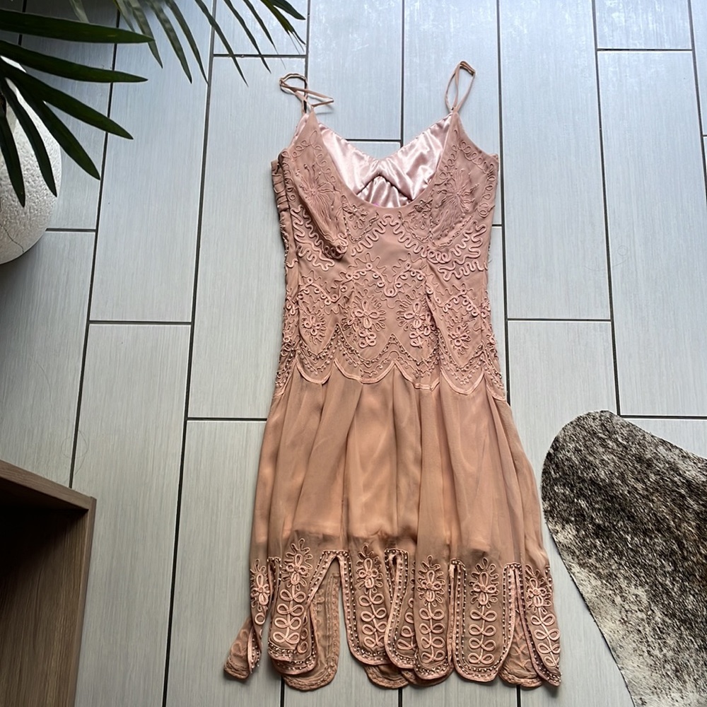 SUE WONG  dusty rose colored dress beaded 1920s style Size S/M has a small stain - Picture 10 of 15